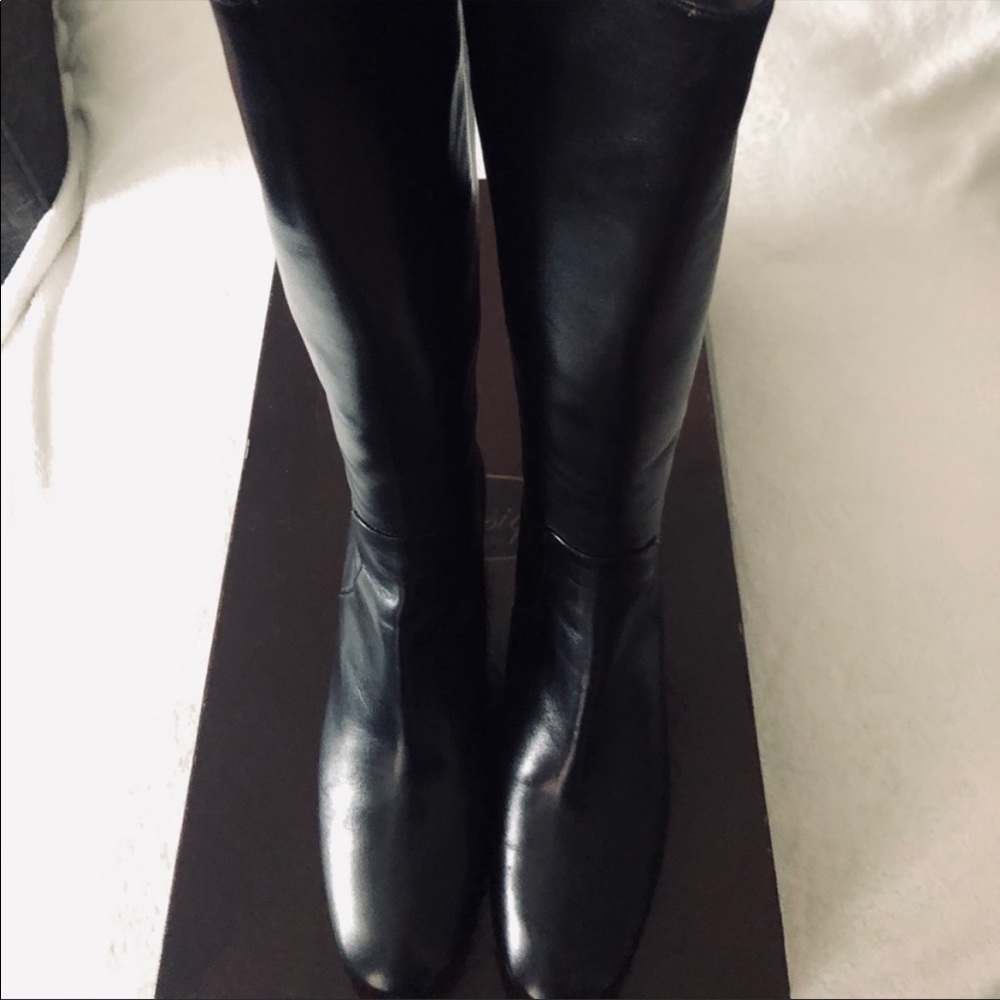 New Women’s Shoes from Classique Shoe Salon.